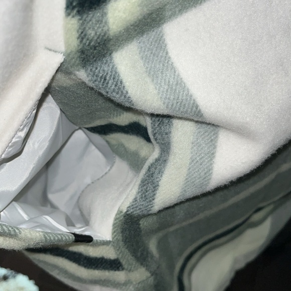 Banana Republic Womens
Shirt Jacket Green Plaid
Shacket Oversized.  Size Large - Picture 5 of 11